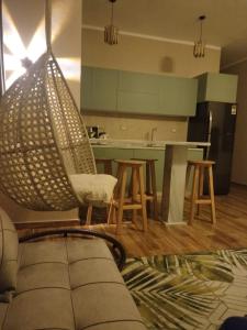 Seating area sa LuxuryGetaway2 / Brand New 2BR / Fully Furnished / Wi-Fi / Full Kitchen