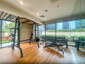 Fitness centrum a/nebo fitness zařízení v ubytování Serenity in Style in Zada Residence by Suiteable
