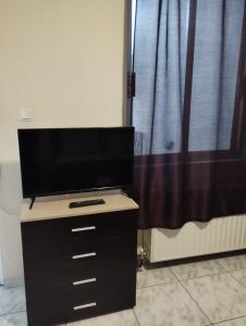 TV a/nebo společenská místnost v ubytování Marios House 2
