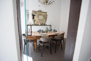Fotografie z fotogalerie ubytování Settegrana Suite con vasca idromassaggio v destinaci Cinisi