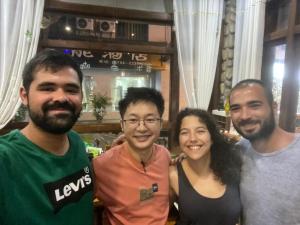 Gosti koji borave u objektu Zhangjiajie Highlights Guesthouse