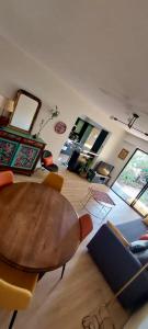 Et opholdsområde på Chez Alexandra + 21 billeder