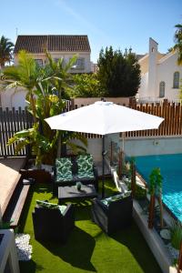 Kolam renang di atau dekat dengan APART TURISTICOS MARINE REST LA MANGA MAR MENOR piscinas privadas