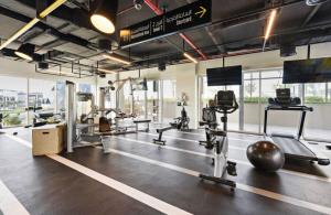 Fitness centrum a/nebo fitness zařízení v ubytování Cozy Apartment in Dubai Hills