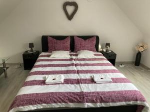 Hauptman apartman房間的床