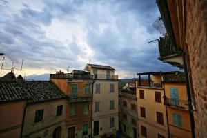 a view of a group of buildings in a city at Dimora San Martino in Offida