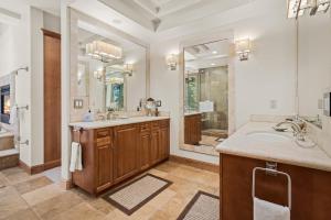 Ένα μπάνιο στο Spectacular low elevation home at its finest! +33 φωτογραφίες