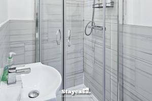 Koupelna v ubytování Charming 6-bed Near Alexandra Park - Free Parking