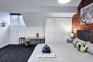 Postel nebo postele na pokoji v ubytování Charming 6-bed Near Alexandra Park - Free Parking