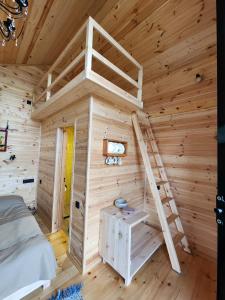 Postel nebo postele na pokoji v ubytování Skijis Sakhli