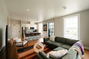 Η κουζίνα ή μικρή κουζίνα στο Western 1924 Luxury Lofts