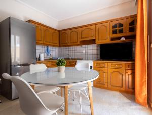 Nhà bếp/bếp nhỏ tại Your cozy six street apartment