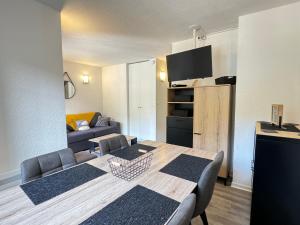 Кухня или мини-кухня в T2 + alcôve. Balcon. Parking couvert. Piscine été.
