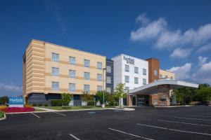 an empty parking lot in front of a hotel at Fairfield Inn & Suites by Marriott Chillicothe in Chillicothe