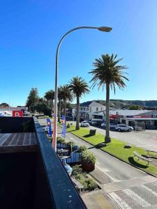 Galeriebild der Unterkunft Rooftop Apartment in CBD in Raglan