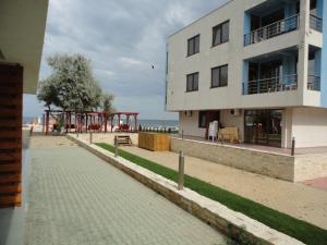 Gallery image of Blue Beach Studios in Mamaia