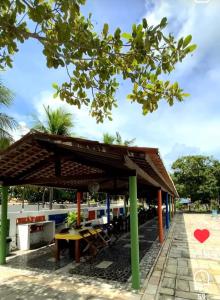 Restaurace v ubytování Coroa Grande Beach Flat