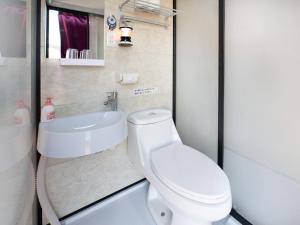 Ein Badezimmer in der Unterkunft Fuji Hoshizorano Mura Tabist