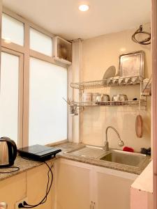 A kitchen or kitchenette at MEHomestay