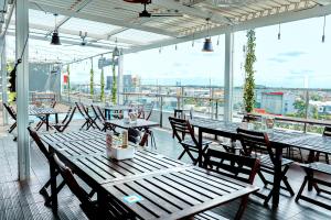 Restaurace v ubytování Cordela Inn R Sukamto Palembang
