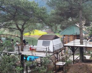 Příroda nedaleko luxury tent
