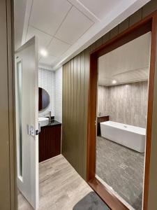 Koupelna v ubytování Series hotel
