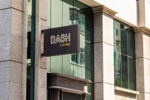 Сертифікат, нагорода, вивіска або інший документ, виставлений в Dash Living on Hollywood