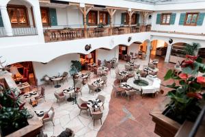 Reštaurácia alebo iné gastronomické zariadenie v ubytovaní Waldhof Fuschlsee Resort