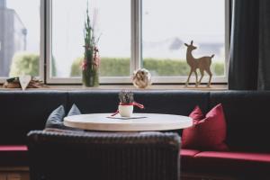 A seating area at Hotel Tauernhof