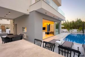 Bazén v ubytování City Napa Seaview Villas - Villa 8 nebo v jeho okolí