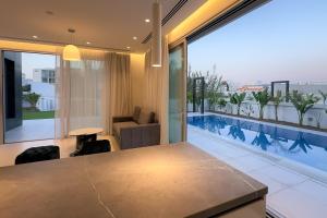 Bazén v ubytování City Napa Seaview Villas - Villa 8 nebo v jeho okolí