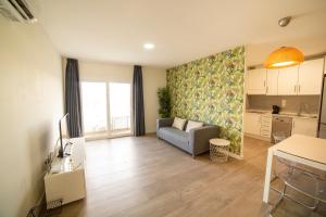 Kuchyň nebo kuchyňský kout v ubytování JUST To SLEEP 2 BEDROOMS APARTMENTS