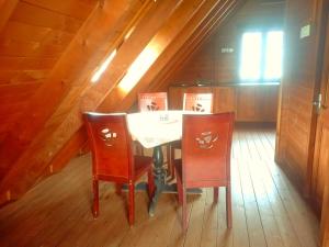 Fotografie z fotogalerie ubytování Joy Eco Woodhouse - 3 Bhk House v destinaci Ooty