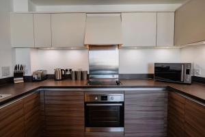 Cucina o angolo cottura di Marina with a view / 2 bd flat