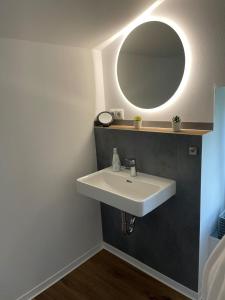 Fotografie z fotogalerie ubytování Wohnung Bö - Alte Schule v destinaci Glowe