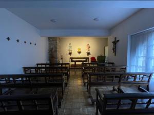 Posedenie v ubytovaní Casa Diocesana VIA LUCIS