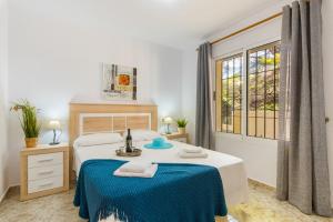 Postel nebo postele na pokoji v ubytování Villa Enzo - PlusHolidays + 37 fotografií