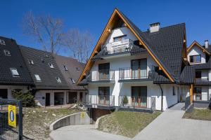 Το κτήριο όπου στεγάζεται  το διαμέρισμα