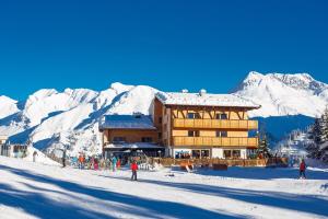 冬のHotel Burgwald - Ski In & Ski Outの様子