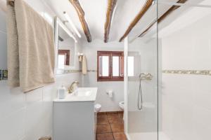 Koupelna v ubytování Casa Rural Atalaya-Coy + 23 fotografií