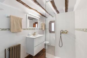 Koupelna v ubytování Casa Rural Atalaya-Coy