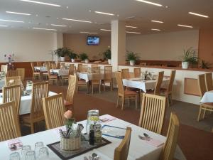 黎奈思酒店餐厅或其他用餐的地方