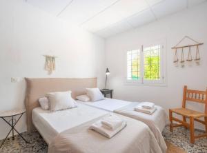 Postel nebo postele na pokoji v ubytování Casa Can Vert con piscina
