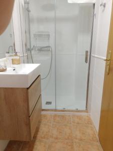 A bathroom at Estudios El Quijote