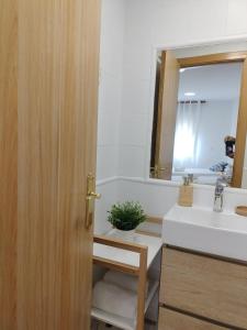 A bathroom at Estudios El Quijote