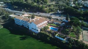 Una vista aérea de Hotel Alhaurín Golf Resort