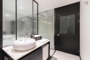 Koupelna v ubytování Cacao Hotel