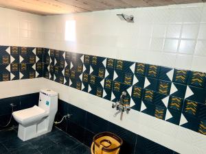 Desert island Camp & Resort Jaisalmer的一间浴室