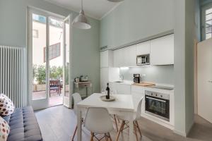 Kuchyňa alebo kuchynka v ubytovaní Apartments Florence-Ginori Terrace
