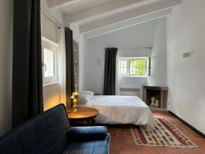 Postel nebo postele na pokoji v ubytování Chalet con piscina en Torrelodones + 171 fotografií
